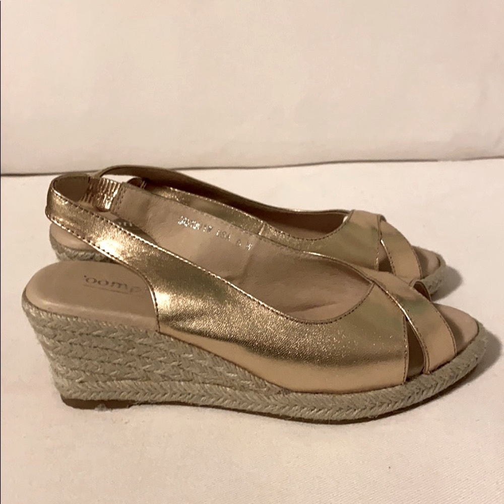 Oomphies Gold Wedges
